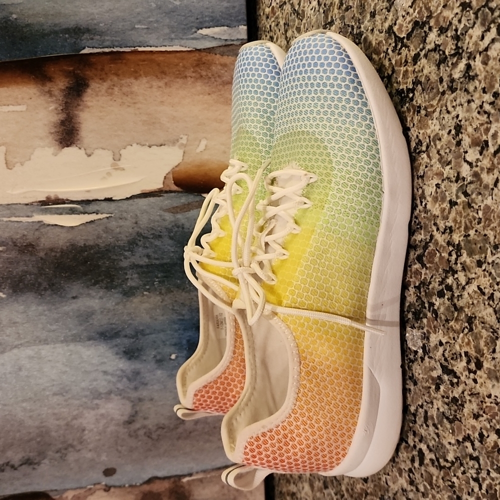 Jessica Simpson 🌈  Farahh Sneakers 7.5M